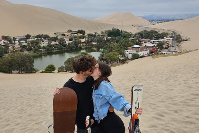 Sunset Experience: Buggy and Sandboarding in Huacachina