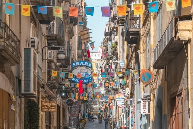 Pompeii and Naples from Rome: Small Group Day Tour with Lunch