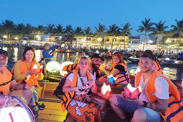 Explore Hoi An Town : Boat Trip, Lantern Floating,Night Market