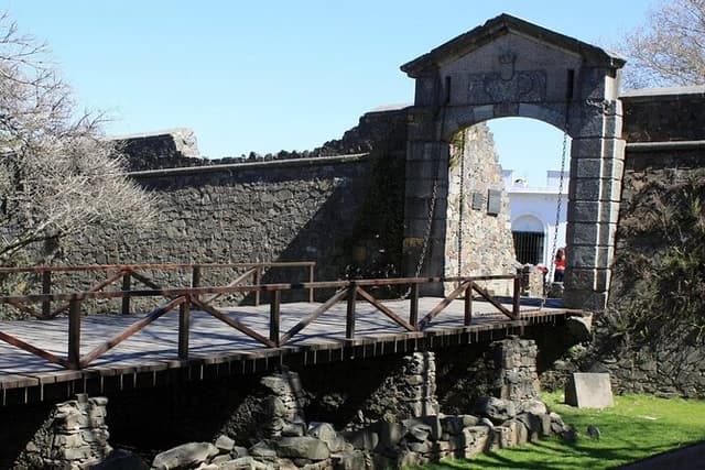 Private Vip Tour Colonia del Sacramento