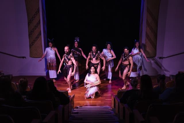 Māori Cultural Experience & Auckland Museum General Admission