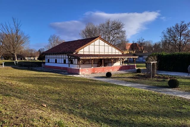 Budapest Hidden Gems - Roman Aquincum Private Tour