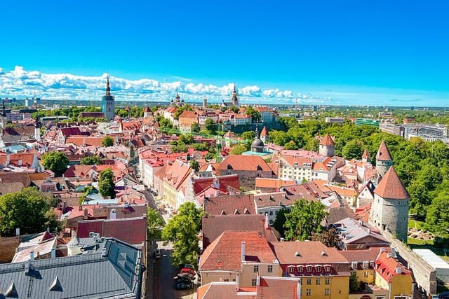 Luxury Day Trip to Tallinn with Business Lounge and lavish buffet