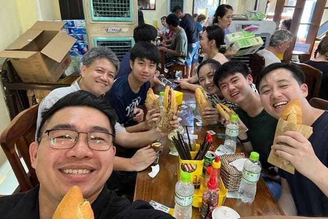 Da Nang Motorbike Tour with Local Guide-Food, Culture-Hidden Gems