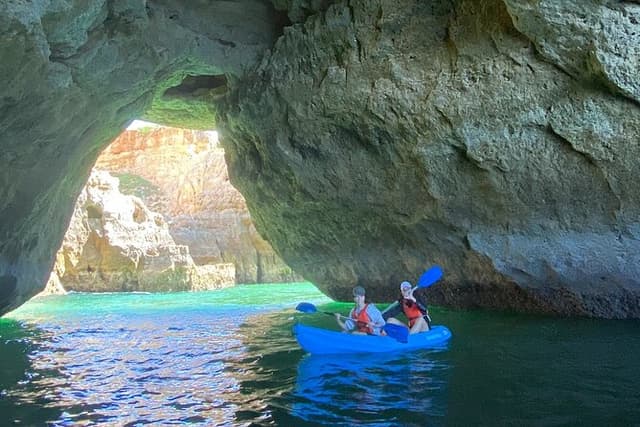 Kayak tour to Benagil Cave, guided by local native