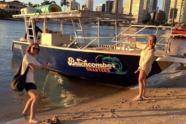 Cruise Surfers Paradise to Tipplers on South Stradbroke Island