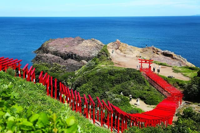 From Fukuoka: Yamaguchi Highlights and Karato Market Private Tour