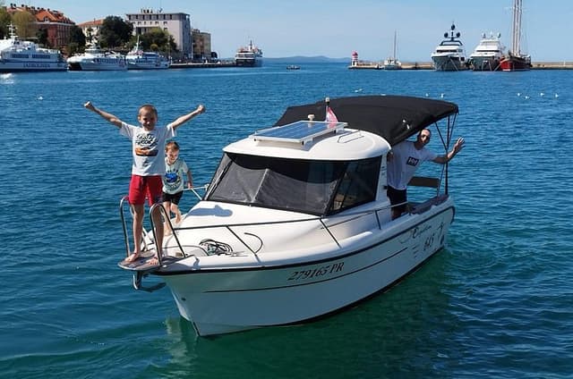 Zadar-Guided Islands Boat Tour with Drinks and Snorkeling