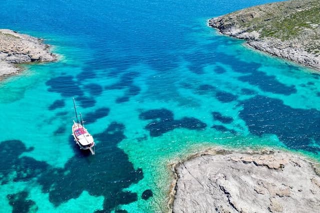 Private Cruise with Galatea(Paros,Antiparos,Despotiko,Bluelagoon)