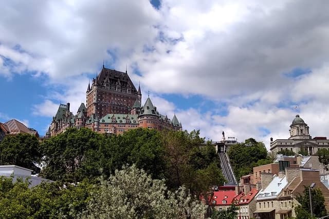 Old Quebec City Private Walking Tour : History and Nature