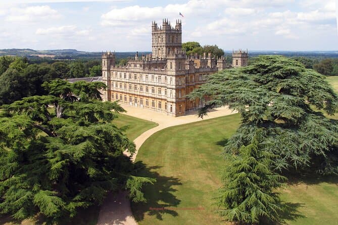 Experience the Magic of a Downton Abbey London Tour
