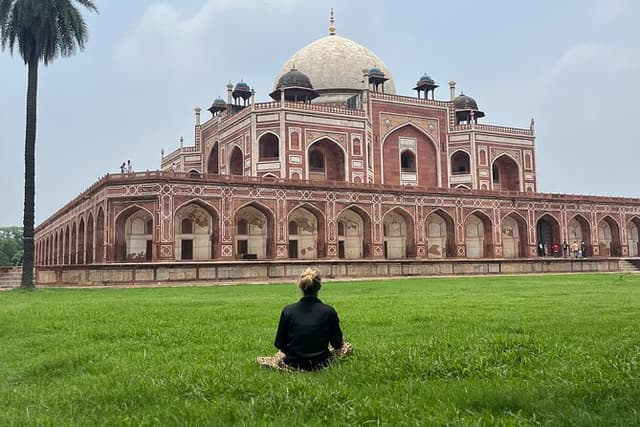 Delhi 360° : Covering all the aspects of Delhi with Female Guide