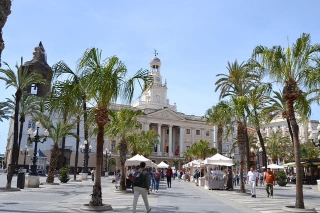 Walking Tour through Cádiz: Stories from the hand of a local guide