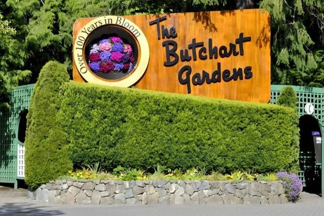 Best of Victoria and Butchart Gardens Day Tour from Vancouver