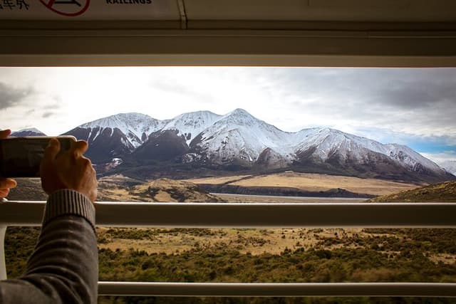 Christchurch to Franz Josef One Way Day Tour with TranzAlpine