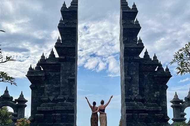 North Bali highlights: Buddhist temple, Waterfall & hot spring