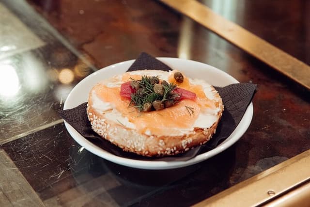 Old Montreal Guided Food Tour with 8+ Local Delicacies Tastings