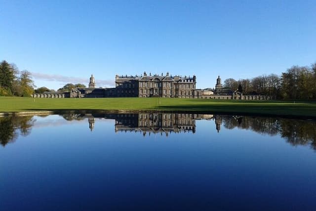 Edinburgh: The Outlander, Palaces & Jacobites Tour