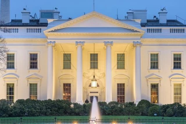 Sweet and Savory Scandalous White House Walking Food Tour