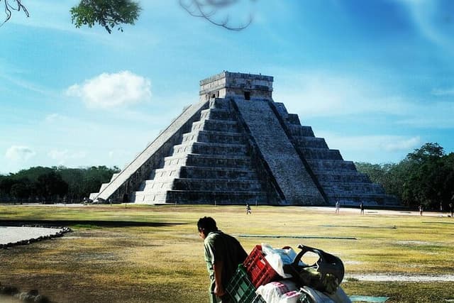 Chichen Itzá skip the line and Cenote Small Group from Valladolid