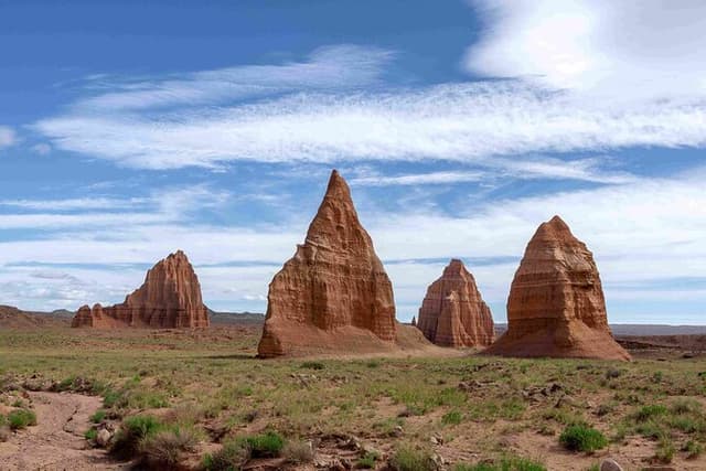 Private Cathedral Valley and Bentonite Hills combo tour