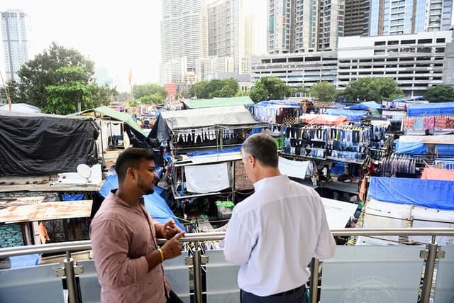 Mumbai: Dharavi Slum & Dhobi Ghat Laundry Tour