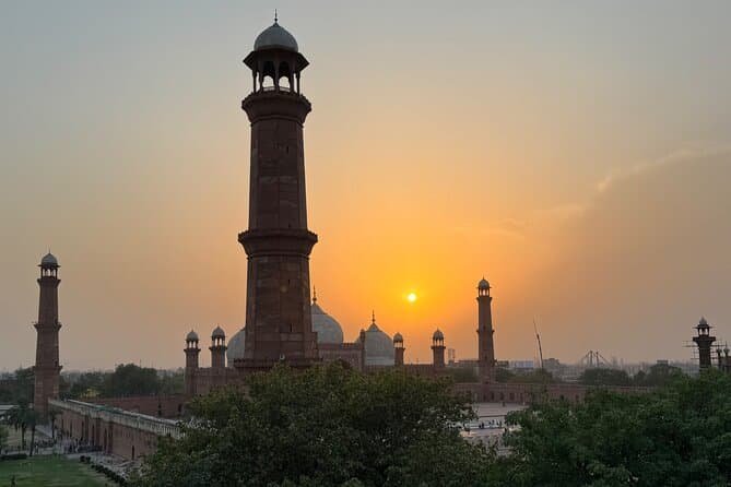 Explore Top Lahore Attractions & Cultural City Tours