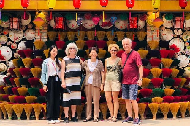 Hue City Full Day Tour with Imperial Citadel and Royal Tombs