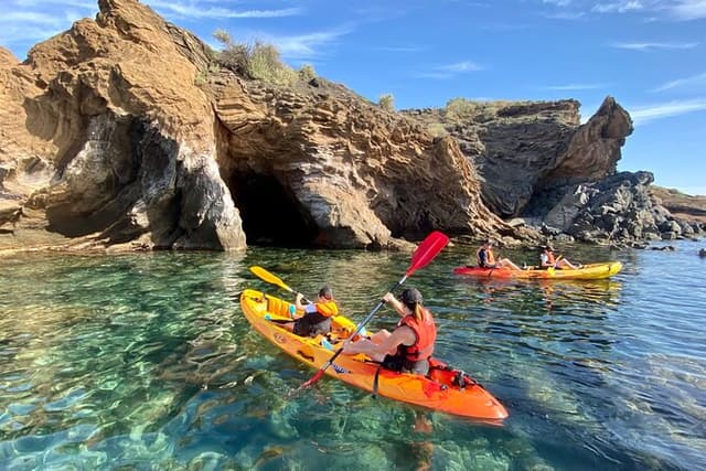 Guided sea kayak trip in Cap d’Agde
