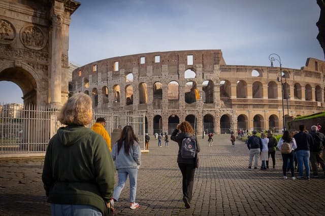 Colosseum, Palatine Hill and Roman Forum Group Tour