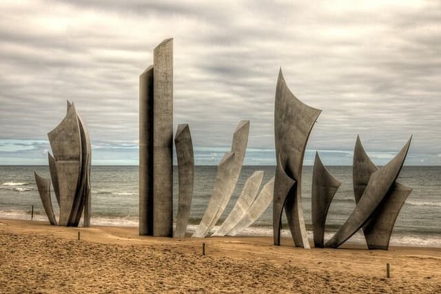 Normandy D-Day Landing Beaches Small Group Tour