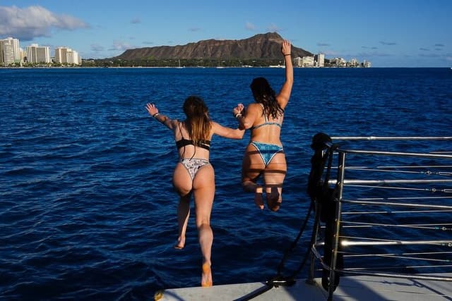 Best Waikiki Sunset Cruise:BYOB Sunset Sail with Swimming