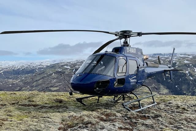 Glacier Edge Helicopter Tour with Landing from Skaftafell