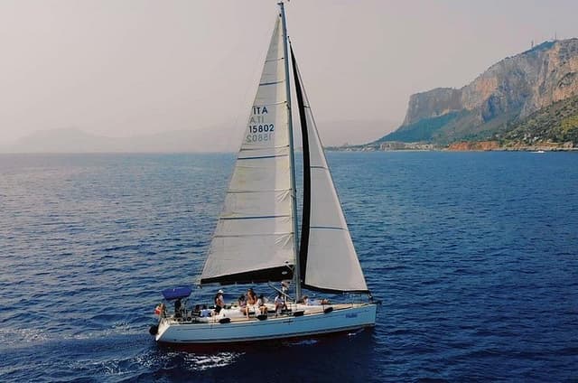 Shared Short (4H) Morning Sailing Tour & Light Lunch in Mondello