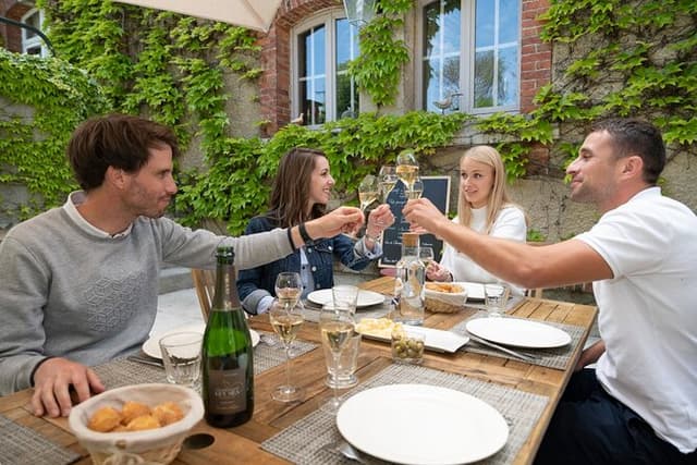 Reims or Epernay: Full day Champagne Mumm, family grower & lunch