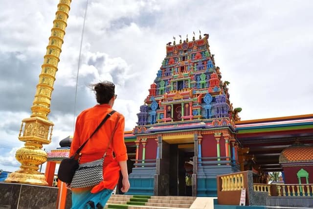 Full Day Discover Nadi Tour ( From Sigatoka Coral coast Hotels )
