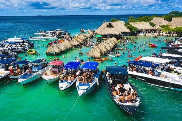 Cartagena Island Hopping: 5-Stop Rosario Islands Tour with Lunch