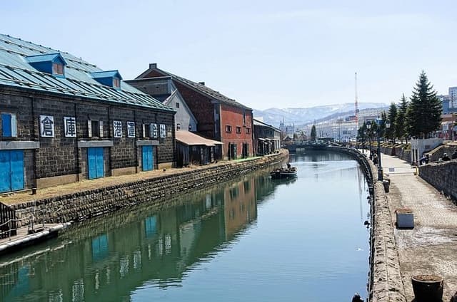 Private Customizable walking Tour in Otaru