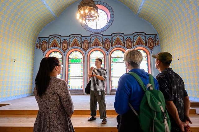 Budapest Jewish Heritage Memorial Walking Tour & Synagogue Entry
