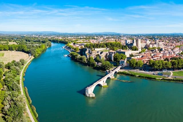 Best Intro to Avignon in 2 hours with a Local