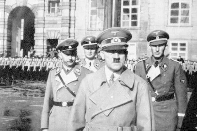 WWII Secrets of Prague: Small Group Tour with Crypt Visit