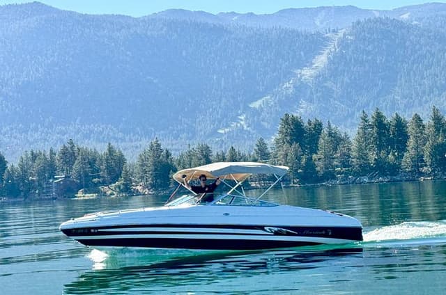 Private Boat tour in the White Lightning up to 6 guests