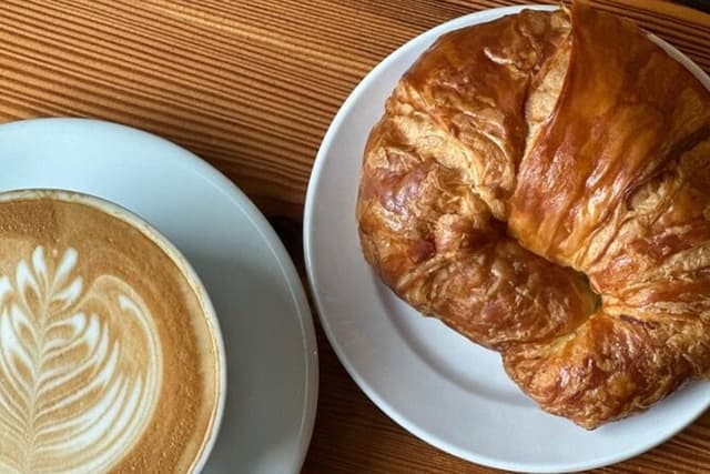 Charleston Brunch Food Tour: Biscuits, Shrimps, Grits and More