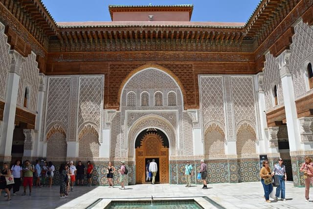 Marrakech: Ben Youssef Madrasa, Jardin Secret & Souks Guided Tour