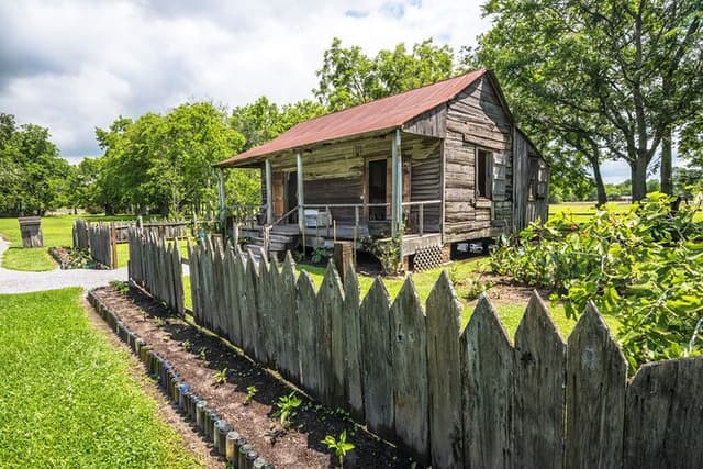 Laura Plantation Half-Day Tour from New Orleans