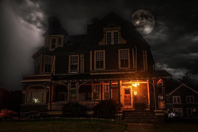 Grand Rapids Wraiths and Witches Ghost Tours
