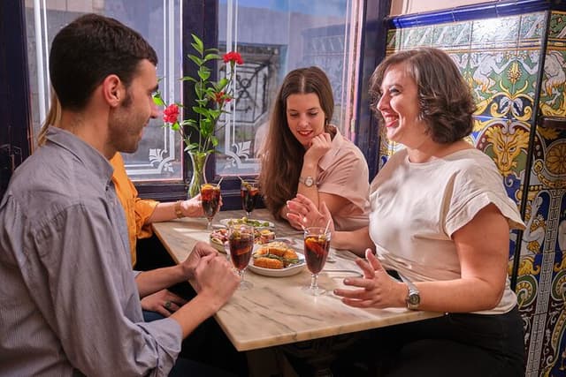 Malasaña Small Group Tapas Tour with Wine Tasting