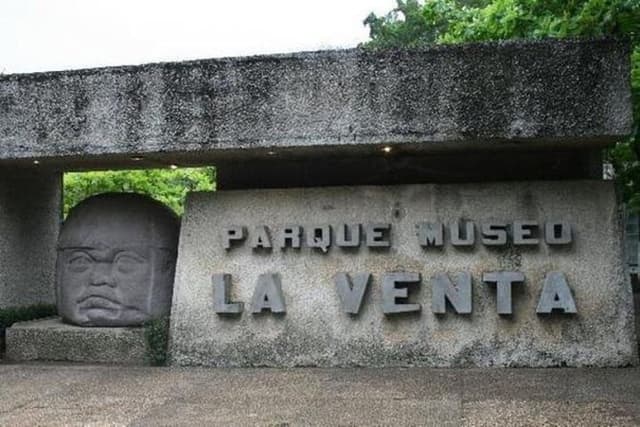 Museo la venta from Palenque with drop off in Villahermosa