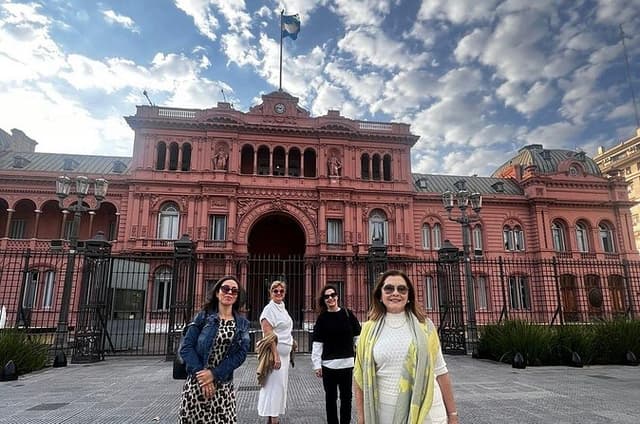 Buenos Aires Like a Local: Private City Tour in Premium Car