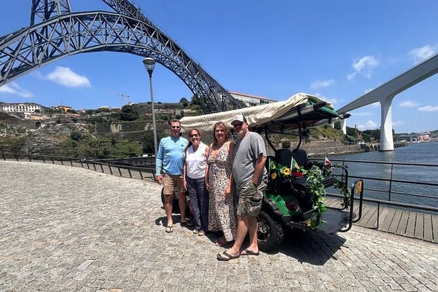 Porto Tour: Flavors of the Portuguese City in Tuk Tuk